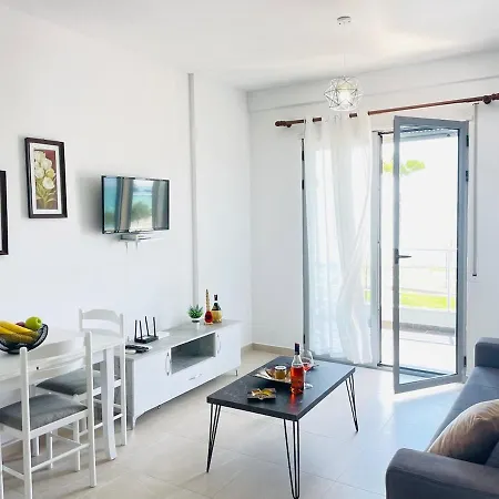 Sunny Sea View Ap With Private P &2 Bikes Διαμέρισμα Vlorë